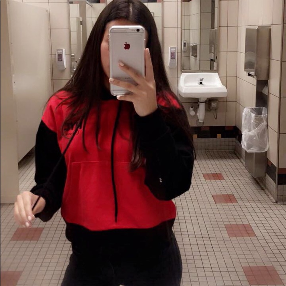 ⚡️Red and black NYC hoodie form Forever 21⚡️